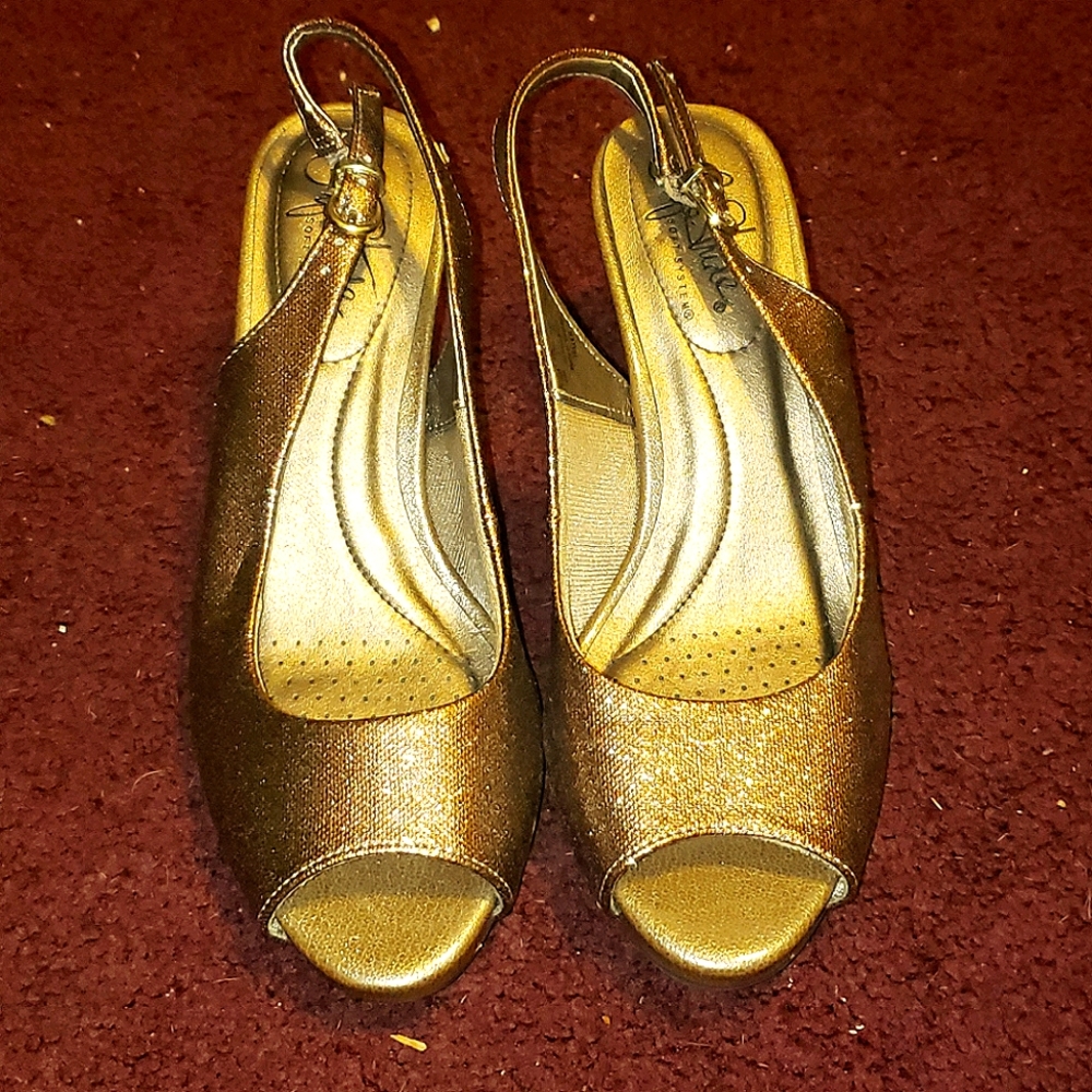 Life Stride Rose gold open toed heels